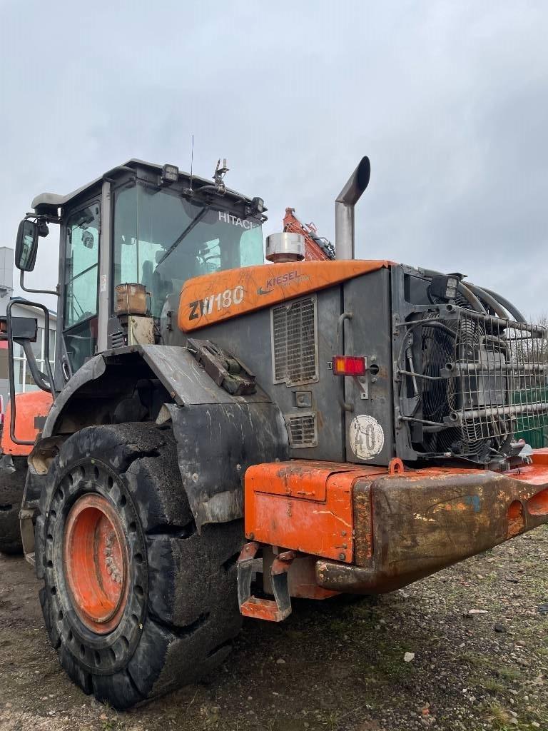Hitachi ZW 180-5 Naudoti ratiniai krautuvai