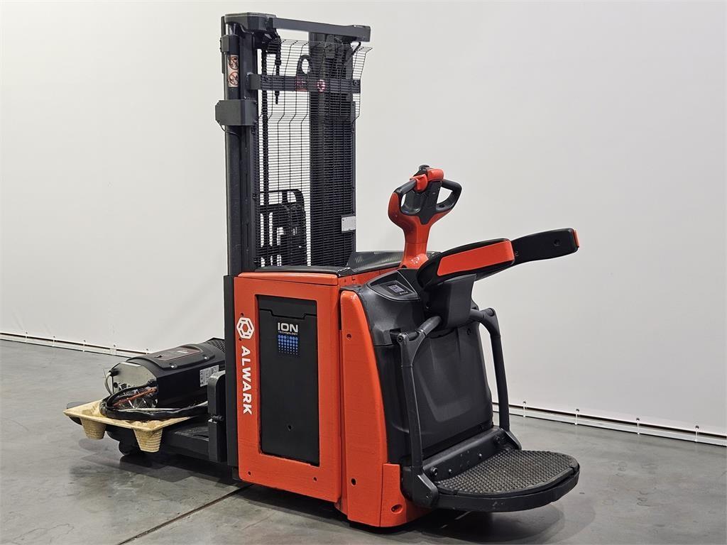 Linde L20AP Rankiniai padėklų rietuvai